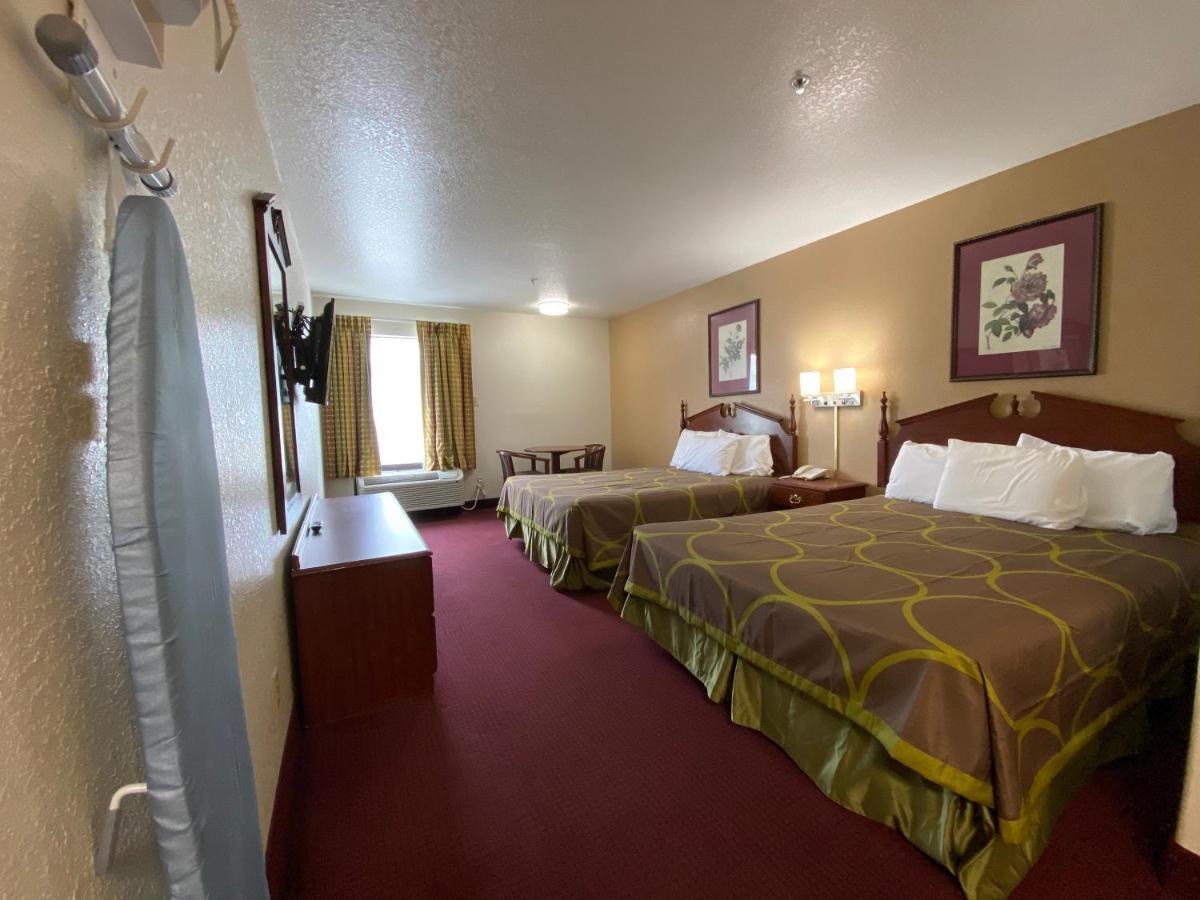 Super 8 By Wyndham Kinder/Coushatta Near Casino Exteriér fotografie